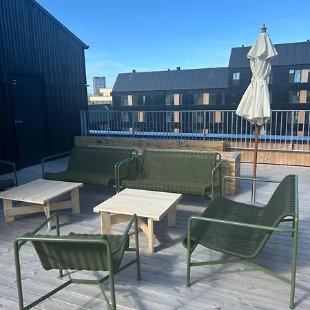 Brand New Close To Downtown And Nature Leilighet